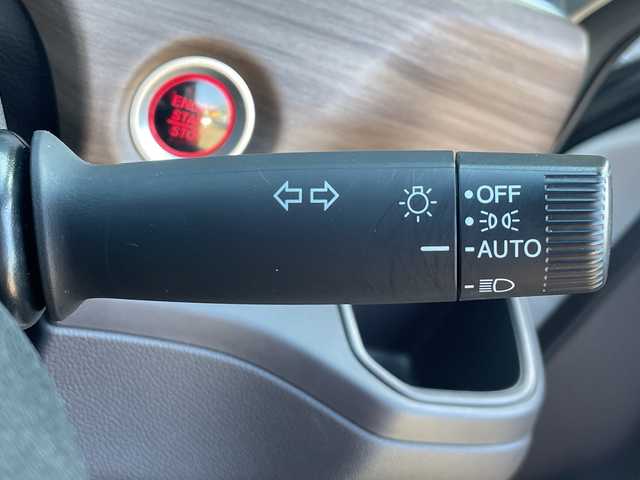 ホンダ フリード G 神奈川県 2022(令4)年 2万km プラチナホワイトパール 純正SDナビ/Bluetooth・CD・SD・USB/両側パワースライドドア/ホンダセンシング/クルーズコントロール/前側ドライブレコーダー/バックカメラ/シートヒーター/ETC/スマートキー/LEDヘッドライト/オートライト/レーンキープアシスト/横滑り防止装置/衝突被害軽減システム/保証書