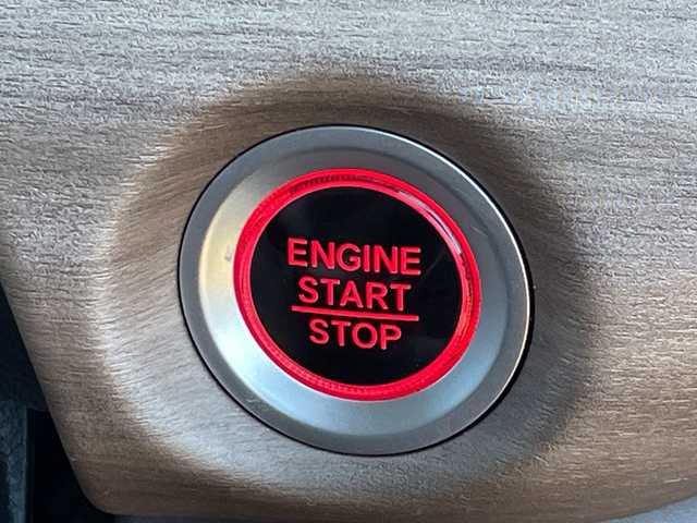 ホンダ フリード G 神奈川県 2022(令4)年 2万km プラチナホワイトパール 純正SDナビ/Bluetooth・CD・SD・USB/両側パワースライドドア/ホンダセンシング/クルーズコントロール/前側ドライブレコーダー/バックカメラ/シートヒーター/ETC/スマートキー/LEDヘッドライト/オートライト/レーンキープアシスト/横滑り防止装置/衝突被害軽減システム/保証書