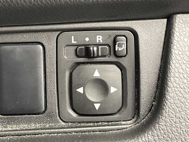 日産 デイズ ハイウェイスター Vセレ +Safty 神奈川県 2014(平26)年 5.2万km ホワイトパール アイドリングストップ/純正ナビ/スマートキー/純正14インチアルミホイル/衝突被害軽減システム/盗難防止システム/アイドリングストップ/フォグランプ/ウィンカーミラー/電格格納ミラー/プッシュスタート/フロアマット/スペアキー