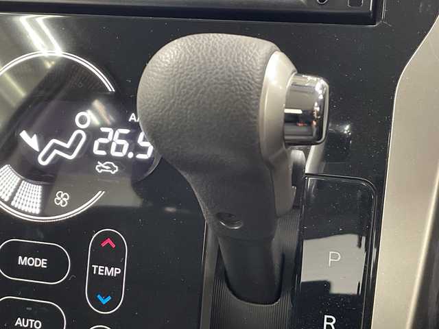 日産 デイズ ハイウェイスター Vセレ +Safty 神奈川県 2014(平26)年 5.2万km ホワイトパール アイドリングストップ/純正ナビ/スマートキー/純正14インチアルミホイル/衝突被害軽減システム/盗難防止システム/アイドリングストップ/フォグランプ/ウィンカーミラー/電格格納ミラー/プッシュスタート/フロアマット/スペアキー