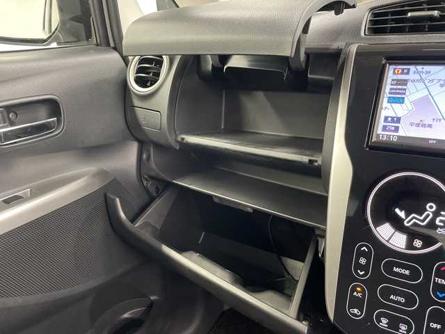 日産 デイズ ハイウェイスター Vセレ +Safty 神奈川県 2014(平26)年 5.2万km ホワイトパール アイドリングストップ/純正ナビ/スマートキー/純正14インチアルミホイル/衝突被害軽減システム/盗難防止システム/アイドリングストップ/フォグランプ/ウィンカーミラー/電格格納ミラー/プッシュスタート/フロアマット/スペアキー