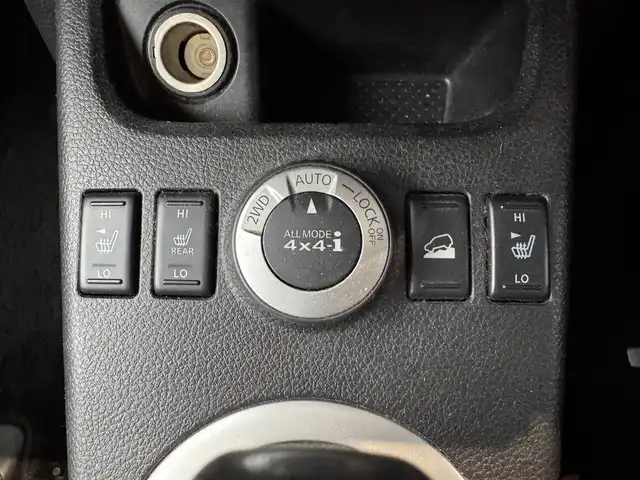 日産 エクストレイル 20Xt 静岡県 2011(平23)年 10.5万km ダイヤモンドブラック ハイパールーフレール/サンルーフ/BF Goodrichタイヤ/・Trail-Terrain T/A/純正ナビ/・MC311D-A/・フルセグ/・DVD再生/・CD再生/・Bluetooth接続/・SD/バックカメラ/ETC/全席シートヒーター/カブロンシート/本革巻きステアリング/ISOFIX/オートライト/フォグライト/純正フロアマット/ドアバイザー/キーレス×1/取扱説明書/新車保証書