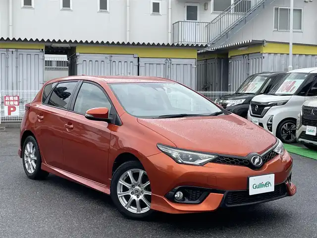 トヨタ オーリス RS 愛知県 2015(平27)年 5.3万km オレンジM /禁煙車//純正ディーラーオプションナビ//フルセグTV/CD/DVD/BT/SD//純正前方ドライブレコーダー//バックカメラ//ETC//マルチインフォメーションディスプレイ//横滑り防止装置//レーンディパーチャーアラート//プリクラッシュセーフティ//プッシュスタート//純正フロアマット//純正オートHIDヘッドライト//フロントフォグランプ//社外16インチアルミホイールスタッドレスタイヤ//オートリトラクタブルミラー//衝突安全ボディー//イモビライザー//ISOFIX//革巻きステアリング//ステアリングスイッチ//防眩ミラー//ドアミラーヒーター//スマートキー//スペアキー×1//保証書/取扱説明書/ナビ説明書//ディーラー記録簿(H28)