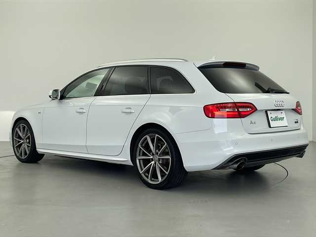 アウディ Ａ４ アバント 2．0 TFSI 岐阜県 2016(平28)年 3.9万km グレイシアホワイトメタリック Audi muitimedia純正ナビ/・CD/DVD/AM/FM/Bluetooth/革巻きステアリング(Sline専用デザイン)/・ステアリングスイッチ/・パドルシフト/ハーフレザーシート/・シートヒーター(D/N)/・パワーシート(D/N)/・Sline専用デザインシート/レーダークルーズコントロール/アイドリングストップ/ブラインドスポットビュー/シガーライター/パワーバックドア/全席読書灯/音声操作コマンド/バニティランプ/プッシュスタート/スマートキー/ビルトインETC