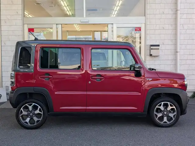 スズキ ハスラー HYBRID X 埼玉県 2023(令5)年 2.5万km フェニックスレッドパール/ガンメタリック2トーンルーフ アイドリングストップ/純正ナビ(フルセグTV/Bluetooth/CD/DVD再生機能）/純正AW15インチ/純正HIDヘッドライト/純正フォグランプ/クルーズコントロール（追従走行機能有）/レーンキープアシスト/車線逸脱防止機能/衝突被害軽減ブレーキ/全周囲カメラ/バックカメラ/D席/N席シートヒーター/USBポート×３
