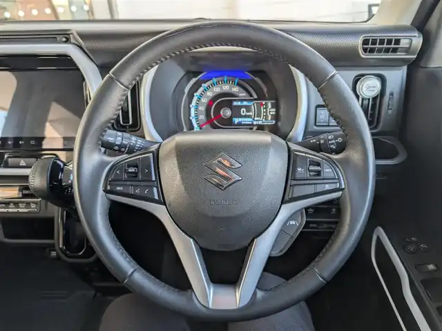 スズキ ハスラー HYBRID X 埼玉県 2023(令5)年 2.5万km フェニックスレッドパール/ガンメタリック2トーンルーフ アイドリングストップ/純正ナビ(フルセグTV/Bluetooth/CD/DVD再生機能）/純正AW15インチ/純正HIDヘッドライト/純正フォグランプ/クルーズコントロール（追従走行機能有）/レーンキープアシスト/車線逸脱防止機能/衝突被害軽減ブレーキ/全周囲カメラ/バックカメラ/D席/N席シートヒーター/USBポート×３