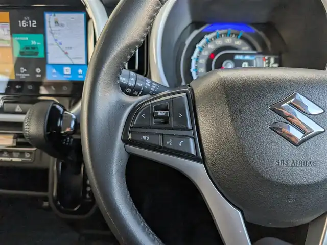 スズキ ハスラー HYBRID X 埼玉県 2023(令5)年 2.5万km フェニックスレッドパール/ガンメタリック2トーンルーフ アイドリングストップ/純正ナビ(フルセグTV/Bluetooth/CD/DVD再生機能）/純正AW15インチ/純正HIDヘッドライト/純正フォグランプ/クルーズコントロール（追従走行機能有）/レーンキープアシスト/車線逸脱防止機能/衝突被害軽減ブレーキ/全周囲カメラ/バックカメラ/D席/N席シートヒーター/USBポート×３