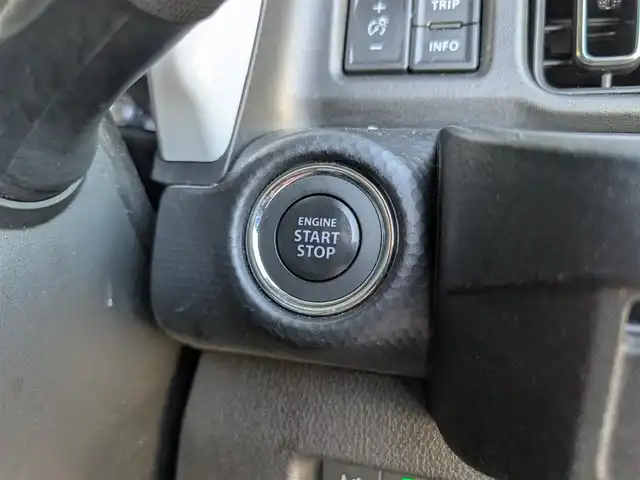 スズキ ハスラー HYBRID X 埼玉県 2023(令5)年 2.5万km フェニックスレッドパール/ガンメタリック2トーンルーフ アイドリングストップ/純正ナビ(フルセグTV/Bluetooth/CD/DVD再生機能）/純正AW15インチ/純正HIDヘッドライト/純正フォグランプ/クルーズコントロール（追従走行機能有）/レーンキープアシスト/車線逸脱防止機能/衝突被害軽減ブレーキ/全周囲カメラ/バックカメラ/D席/N席シートヒーター/USBポート×３