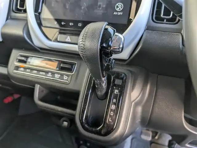 スズキ ハスラー HYBRID X 埼玉県 2023(令5)年 2.5万km フェニックスレッドパール/ガンメタリック2トーンルーフ アイドリングストップ/純正ナビ(フルセグTV/Bluetooth/CD/DVD再生機能）/純正AW15インチ/純正HIDヘッドライト/純正フォグランプ/クルーズコントロール（追従走行機能有）/レーンキープアシスト/車線逸脱防止機能/衝突被害軽減ブレーキ/全周囲カメラ/バックカメラ/D席/N席シートヒーター/USBポート×３