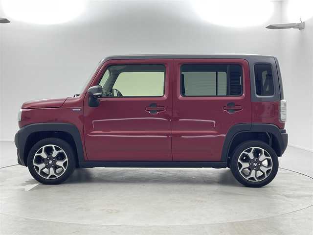 スズキ ハスラー HYBRID X 福井県 2023(令5)年 2.5万km フェニックスレッドパール/ガンメタリック2トーンルーフ 純正9インチナビ/-フルセグTV/-Bluetooth/-CD/-DVD再生機能/全周囲カメラ/バックカメラ/コーナーセンサー/D席/N席シートヒーター/純正AW15インチ/純正HIDヘッドライト/純正フォグランプ/クルーズコントロール（追従走行機能有）/衝突被害軽減ブレーキ/レーンキープアシスト/車線逸脱防止機能/アイドリングストップ/間欠ワイパー/本革巻きステアリング/本革巻きシフトノブ/純正リヤ2スピーカー／フロント2ツイーター/USBポート×3/プレミアムUV&IRカットガラス（D/N席）/IRカット機能付フロントガラス/スペアキーあり
