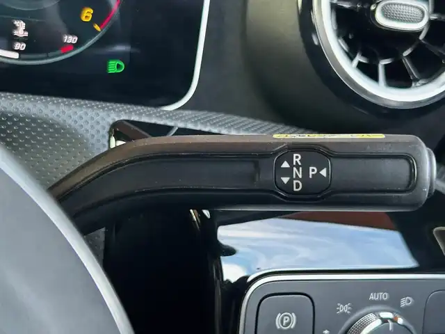 メルセデス・ベンツ Ｍ・ベンツ Ａ２００ｄ AMGライン 富山県 2019(令1)年 5.5万km 黒 HDDナビ/AM/FMラジオ/Bluetooth接続/フルセグTV/USB接続/D/N席パワーシート/D/N席シートヒーター/バックカメラ/アイドリングストップ/プッシュスタート/ETC/ワイヤレス充電/純18インチAW
