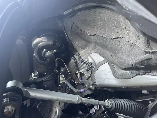 トヨタ プリウス Z 滋賀県 2024(令6)年 0.3万km アティチュードブラックマイカ ガソリン（ハイブリッド）/2WD(FF)/CVT/純正メモリナビ/（FM/AM/TVフルセグ/Bluetooth/USB）/モデリスタエアロ/パノラマルーフ/パノラミックビューモニター/プリクラッシュブレーキアシスト	/ブラインドスポットモニター/レーダークルーズコントロール/レーンキープアシスト/ETC2.0/ステアリングヒーター/シートヒーター/エアシート/電子パーキング/ブレーキホールド/ステアリングスイッチ/AC100V/電動リアゲート/オートハイビーム/パワーシート/ヘッドライトレベリング/オートライト/オートエアコン/電動格納ミラー/EVモード/横滑り防止/ワイヤレス充電/コーナーセンサー/プッシュスタート/スマートキー/スペアキー/純正マット/タイプC/SOSボタン/革巻きステアリング/LEDヘッドライト/ドアバイザー