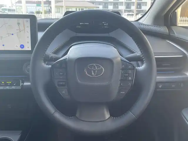 トヨタ プリウス Z 滋賀県 2024(令6)年 0.3万km アティチュードブラックマイカ ガソリン（ハイブリッド）/2WD(FF)/CVT/純正メモリナビ/（FM/AM/TVフルセグ/Bluetooth/USB）/モデリスタエアロ/パノラマルーフ/パノラミックビューモニター/プリクラッシュブレーキアシスト	/ブラインドスポットモニター/レーダークルーズコントロール/レーンキープアシスト/ETC2.0/ステアリングヒーター/シートヒーター/エアシート/電子パーキング/ブレーキホールド/ステアリングスイッチ/AC100V/電動リアゲート/オートハイビーム/パワーシート/ヘッドライトレベリング/オートライト/オートエアコン/電動格納ミラー/EVモード/横滑り防止/ワイヤレス充電/コーナーセンサー/プッシュスタート/スマートキー/スペアキー/純正マット/タイプC/SOSボタン/革巻きステアリング/LEDヘッドライト/ドアバイザー