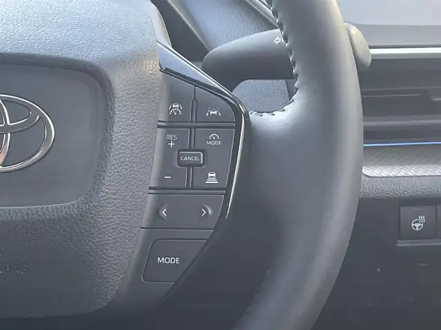 トヨタ プリウス Z 滋賀県 2024(令6)年 0.3万km アティチュードブラックマイカ ガソリン（ハイブリッド）/2WD(FF)/CVT/純正メモリナビ/（FM/AM/TVフルセグ/Bluetooth/USB）/モデリスタエアロ/パノラマルーフ/パノラミックビューモニター/プリクラッシュブレーキアシスト	/ブラインドスポットモニター/レーダークルーズコントロール/レーンキープアシスト/ETC2.0/ステアリングヒーター/シートヒーター/エアシート/電子パーキング/ブレーキホールド/ステアリングスイッチ/AC100V/電動リアゲート/オートハイビーム/パワーシート/ヘッドライトレベリング/オートライト/オートエアコン/電動格納ミラー/EVモード/横滑り防止/ワイヤレス充電/コーナーセンサー/プッシュスタート/スマートキー/スペアキー/純正マット/タイプC/SOSボタン/革巻きステアリング/LEDヘッドライト/ドアバイザー