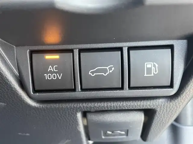トヨタ プリウス Z 滋賀県 2024(令6)年 0.3万km アティチュードブラックマイカ ガソリン（ハイブリッド）/2WD(FF)/CVT/純正メモリナビ/（FM/AM/TVフルセグ/Bluetooth/USB）/モデリスタエアロ/パノラマルーフ/パノラミックビューモニター/プリクラッシュブレーキアシスト	/ブラインドスポットモニター/レーダークルーズコントロール/レーンキープアシスト/ETC2.0/ステアリングヒーター/シートヒーター/エアシート/電子パーキング/ブレーキホールド/ステアリングスイッチ/AC100V/電動リアゲート/オートハイビーム/パワーシート/ヘッドライトレベリング/オートライト/オートエアコン/電動格納ミラー/EVモード/横滑り防止/ワイヤレス充電/コーナーセンサー/プッシュスタート/スマートキー/スペアキー/純正マット/タイプC/SOSボタン/革巻きステアリング/LEDヘッドライト/ドアバイザー