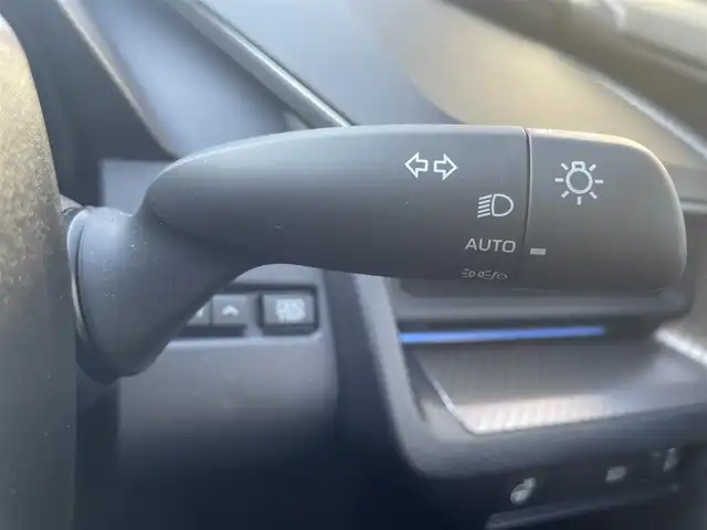 トヨタ プリウス Z 滋賀県 2024(令6)年 0.3万km アティチュードブラックマイカ ガソリン（ハイブリッド）/2WD(FF)/CVT/純正メモリナビ/（FM/AM/TVフルセグ/Bluetooth/USB）/モデリスタエアロ/パノラマルーフ/パノラミックビューモニター/プリクラッシュブレーキアシスト	/ブラインドスポットモニター/レーダークルーズコントロール/レーンキープアシスト/ETC2.0/ステアリングヒーター/シートヒーター/エアシート/電子パーキング/ブレーキホールド/ステアリングスイッチ/AC100V/電動リアゲート/オートハイビーム/パワーシート/ヘッドライトレベリング/オートライト/オートエアコン/電動格納ミラー/EVモード/横滑り防止/ワイヤレス充電/コーナーセンサー/プッシュスタート/スマートキー/スペアキー/純正マット/タイプC/SOSボタン/革巻きステアリング/LEDヘッドライト/ドアバイザー