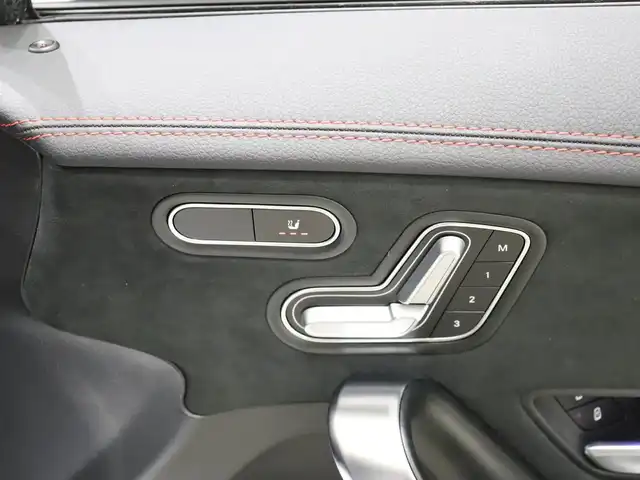 メルセデス・ベンツ ＣＬＡ２００ｄ AMGライン 静岡県 2020(令2)年 4.1万km ポーラホワイト レーダーセーフティパッケージ /パナメリカーナグリル /ルーフラッピング　/ACC LKA BSM /MBUXナビ Bカメラ /TV USB BT /ハーフレザーシートヒーター /マルチビームLEDヘッドライト /自動駐車 /無線充電 /アンビエントライト /フットトランクオープン /360°ドラレコ /ドアミラーカバー /社外Fスポイラー