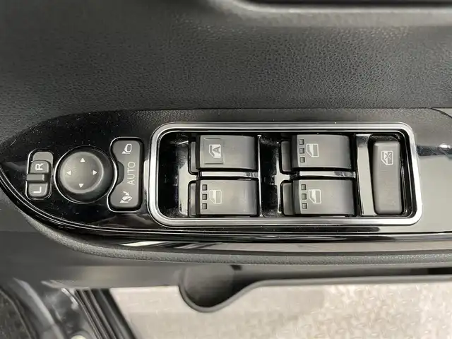 ダイハツ タント カスタム X スタイルセレクション 鹿児島県 2021(令3)年 3.9万km ブラックマイカメタリック ワンオーナー/禁煙車/純正9インチナビ(CD/DVD/フルセグTV/Bluetooth)/バックカメラ/両側パワースライドドア/コーナーセンサー/前席シートヒーター/純正前後ドライブレコーダー/スマートアシスト/LEDヘッドライト/後席ロール式サンシェード/シートバックテーブル/ビルトインETC/純正フロアマット/ドアバイザー/オートライト