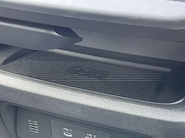 日産 セレナ e－パワー ハイウェイスター V 東京都 2025(令7)年 0.1千km 白Ⅱ ヘッドランプ/オートレベライザー/アダプティブLEDヘッドライトシステム/インテリジェント アラウンドビューモニター（移動物 検知機能付）/インテリジェント ルームミラー/アドバンスドドライブアシストディスプレイ（12.3インチカラーディスプレイ）/統合型インターフェースディスプレイ/ワイヤレス充電器/6スピーカー/NissanConnectナビゲーションシステム（地デジ内蔵）/車載通信ユニット（TCU［Telematics Control Unit］）ETC2.0ユニット（ビルトインタイプ）/ドライブレコーダー（前後セット）/プロパイロット（ナビリンク機能付）/プロパイロット緊急停止支援システム（SOSコール機能付）/後席専用モニターHDMI NissanConnectナビ付車用