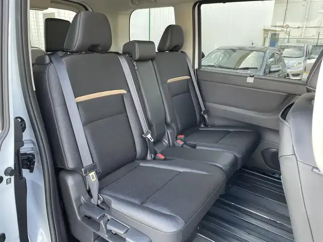 日産 セレナ e－パワー ハイウェイスター V 東京都 2025(令7)年 0.1千km 白Ⅱ ヘッドランプ/オートレベライザー/アダプティブLEDヘッドライトシステム/インテリジェント アラウンドビューモニター（移動物 検知機能付）/インテリジェント ルームミラー/アドバンスドドライブアシストディスプレイ（12.3インチカラーディスプレイ）/統合型インターフェースディスプレイ/ワイヤレス充電器/6スピーカー/NissanConnectナビゲーションシステム（地デジ内蔵）/車載通信ユニット（TCU［Telematics Control Unit］）ETC2.0ユニット（ビルトインタイプ）/ドライブレコーダー（前後セット）/プロパイロット（ナビリンク機能付）/プロパイロット緊急停止支援システム（SOSコール機能付）/後席専用モニターHDMI NissanConnectナビ付車用