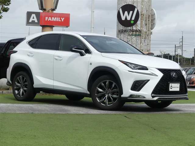 レクサス ＮＸ 300 Fスポーツ 千葉県 2018(平30)年 4万km ホワイトノーヴァガラスフレーク 235/55R18/Lexus Safety System+/・プリクラッシュセーフティ/・レーンディパーチャーアラート/・オートハイビーム/・レーダークルーズコントロール/・ブラインドスポットモニター/パワーバックドア/レザーシート/前席パワーシート/エアシート/シートヒーター/純正SDナビ/地デジTV/【DVD/CD再生機能　Bluetooth接続】/パノラミックビューモニター/ドライブレコーダー（前後撮影）/革巻きステアリング/ステアリングスイッチ/ステアリングヒーター/ETC（2.0）/LEDヘッドライト/ウインカーミラー/クリアランスソナー/純正18インチアルミホイル/サイド/カーテンエアバッグ/スマートキー