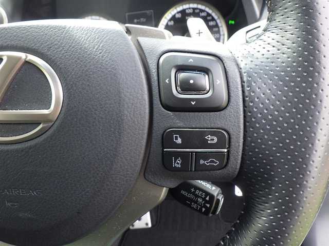 レクサス ＮＸ 300 Fスポーツ 千葉県 2018(平30)年 4万km ホワイトノーヴァガラスフレーク 235/55R18/Lexus Safety System+/・プリクラッシュセーフティ/・レーンディパーチャーアラート/・オートハイビーム/・レーダークルーズコントロール/・ブラインドスポットモニター/パワーバックドア/レザーシート/前席パワーシート/エアシート/シートヒーター/純正SDナビ/地デジTV/【DVD/CD再生機能　Bluetooth接続】/パノラミックビューモニター/ドライブレコーダー（前後撮影）/革巻きステアリング/ステアリングスイッチ/ステアリングヒーター/ETC（2.0）/LEDヘッドライト/ウインカーミラー/クリアランスソナー/純正18インチアルミホイル/サイド/カーテンエアバッグ/スマートキー