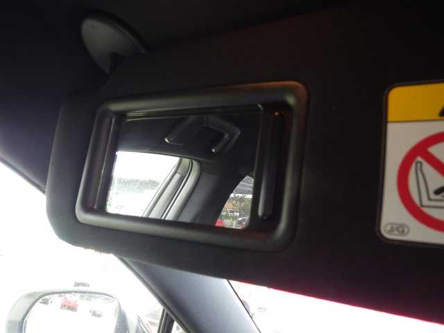 レクサス ＮＸ 300 Fスポーツ 千葉県 2018(平30)年 4万km ホワイトノーヴァガラスフレーク 235/55R18/Lexus Safety System+/・プリクラッシュセーフティ/・レーンディパーチャーアラート/・オートハイビーム/・レーダークルーズコントロール/・ブラインドスポットモニター/パワーバックドア/レザーシート/前席パワーシート/エアシート/シートヒーター/純正SDナビ/地デジTV/【DVD/CD再生機能　Bluetooth接続】/パノラミックビューモニター/ドライブレコーダー（前後撮影）/革巻きステアリング/ステアリングスイッチ/ステアリングヒーター/ETC（2.0）/LEDヘッドライト/ウインカーミラー/クリアランスソナー/純正18インチアルミホイル/サイド/カーテンエアバッグ/スマートキー