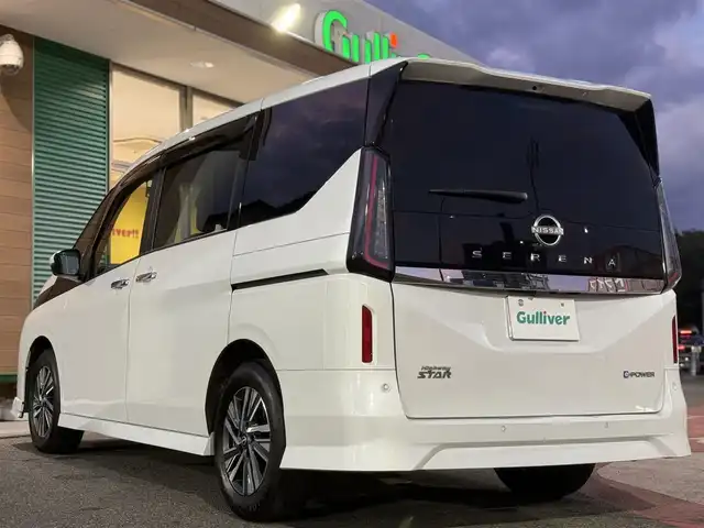 日産 セレナ e－パワー ハイウェイスター V 香川県 2024(令6)年 2.9万km プリズムホワイト ワンオーナー/メーカーナビ/フルセグ/アラウンドビューモニター/純正フリップダウンモニター/プロパイロット/純正フロントスポイラー/両側パワースライドドア/ハンズフリーパワースライドドア/純正16インチアルミホイール/ステアリングヒーター/シートバックテーブル/ロールサンシェード/コーナーセンサー/LEDヘッドライト/置くだけ充電/100V充電/ETC2.0/BSM