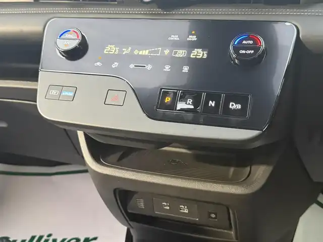 日産 セレナ e－パワー ハイウェイスター V 香川県 2024(令6)年 2.9万km プリズムホワイト ワンオーナー/メーカーナビ/フルセグ/アラウンドビューモニター/純正フリップダウンモニター/プロパイロット/純正フロントスポイラー/両側パワースライドドア/ハンズフリーパワースライドドア/純正16インチアルミホイール/ステアリングヒーター/シートバックテーブル/ロールサンシェード/コーナーセンサー/LEDヘッドライト/置くだけ充電/100V充電/ETC2.0/BSM