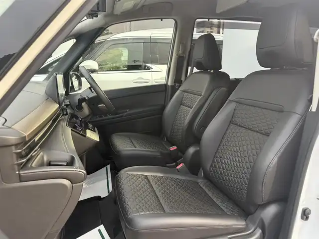 日産 セレナ e－パワー ハイウェイスター V 香川県 2024(令6)年 2.9万km プリズムホワイト ワンオーナー/メーカーナビ/フルセグ/アラウンドビューモニター/純正フリップダウンモニター/プロパイロット/純正フロントスポイラー/両側パワースライドドア/ハンズフリーパワースライドドア/純正16インチアルミホイール/ステアリングヒーター/シートバックテーブル/ロールサンシェード/コーナーセンサー/LEDヘッドライト/置くだけ充電/100V充電/ETC2.0/BSM