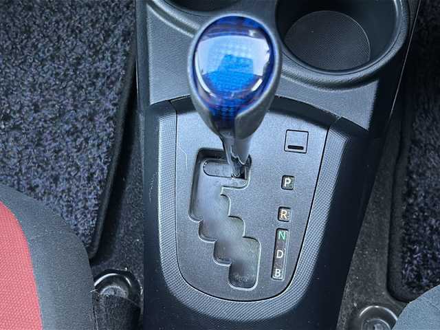 トヨタ アクア S 岐阜県 2015(平27)年 5.2万km ディープアメジストマイカメタリック 純正ナビ/ワンセグTV/AM/FM/SD/BT/バックカメラ/ビルトインETC/ドライブレコーダー/シートヒーター(前席)/横滑り防止装置/スマートキー/プッシュスタート/純正フロアマット/ドアバイザー/ECO/EVモード