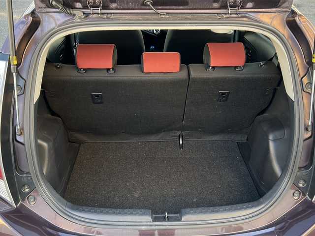 トヨタ アクア S 岐阜県 2015(平27)年 5.2万km ディープアメジストマイカメタリック 純正ナビ/ワンセグTV/AM/FM/SD/BT/バックカメラ/ビルトインETC/ドライブレコーダー/シートヒーター(前席)/横滑り防止装置/スマートキー/プッシュスタート/純正フロアマット/ドアバイザー/ECO/EVモード