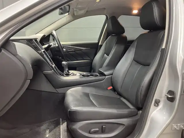 日産 スカイライン ハイブリッド 350GT Type P 東京都 2015(平27)年 3.1万km ブリリアントシルバー ワンオーナー/黒レザーシート/前席パワーシート/前席シートヒーター/純正SDナビ/CD/DVD/BT/USB/AUX/アラウンドビューモニター/インテリジェントクルーズコントロール/エマージェンシーブレーキ/車線逸脱警報(LDW)/車線逸脱防止支援システム(LDP)/後側方車両検知警報(BSW)/後側方衝突防止支援システム(BSI)/インテリジェントペダル/クリアランスソナー/純正17インチアルミホイール/アイドリングストップ/ビルトインETC/LEDライト＆フォグ/スマートキー