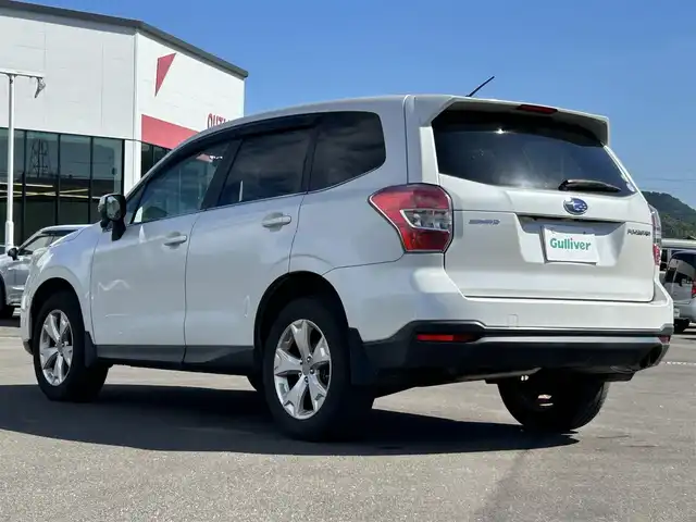 スバル フォレスター 2．0i－L アイサイト 鹿児島県 2013(平25)年 7.5万km サテンホワイトパール 社外ナビ/　　CD/DVD/BT/フルセグ/バックカメラ/クルーズコントロール/LEDヘッドライト/純正17インチアルミホイール/ステアリングスイッチ/アイドリングストップ/スマートキー/社外ビルトインETC/オートエアコン