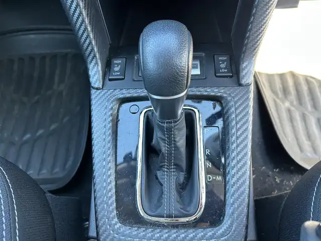 スバル フォレスター 2．0i－L アイサイト 鹿児島県 2013(平25)年 7.5万km サテンホワイトパール 社外ナビ/　　CD/DVD/BT/フルセグ/バックカメラ/クルーズコントロール/LEDヘッドライト/純正17インチアルミホイール/ステアリングスイッチ/アイドリングストップ/スマートキー/社外ビルトインETC/オートエアコン