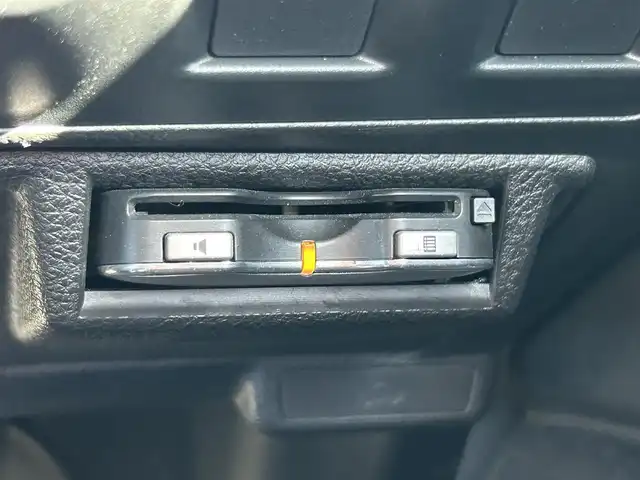 スバル フォレスター 2．0i－L アイサイト 鹿児島県 2013(平25)年 7.5万km サテンホワイトパール 社外ナビ/　　CD/DVD/BT/フルセグ/バックカメラ/クルーズコントロール/LEDヘッドライト/純正17インチアルミホイール/ステアリングスイッチ/アイドリングストップ/スマートキー/社外ビルトインETC/オートエアコン