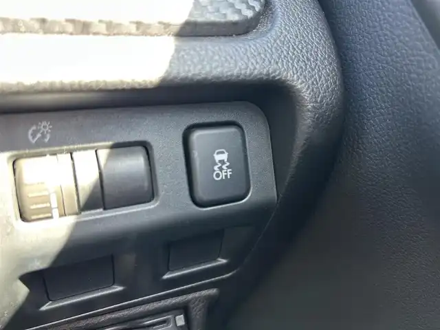 スバル フォレスター 2．0i－L アイサイト 鹿児島県 2013(平25)年 7.5万km サテンホワイトパール 社外ナビ/　　CD/DVD/BT/フルセグ/バックカメラ/クルーズコントロール/LEDヘッドライト/純正17インチアルミホイール/ステアリングスイッチ/アイドリングストップ/スマートキー/社外ビルトインETC/オートエアコン