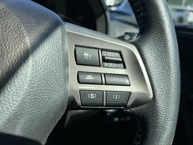 スバル フォレスター 2．0i－L アイサイト 鹿児島県 2013(平25)年 7.5万km サテンホワイトパール 社外ナビ/　　CD/DVD/BT/フルセグ/バックカメラ/クルーズコントロール/LEDヘッドライト/純正17インチアルミホイール/ステアリングスイッチ/アイドリングストップ/スマートキー/社外ビルトインETC/オートエアコン