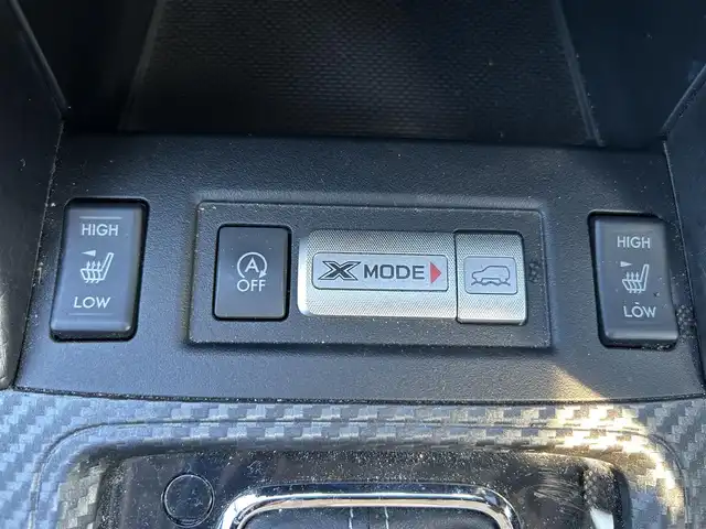 スバル フォレスター 2．0i－L アイサイト 鹿児島県 2013(平25)年 7.5万km サテンホワイトパール 社外ナビ/　　CD/DVD/BT/フルセグ/バックカメラ/クルーズコントロール/LEDヘッドライト/純正17インチアルミホイール/ステアリングスイッチ/アイドリングストップ/スマートキー/社外ビルトインETC/オートエアコン