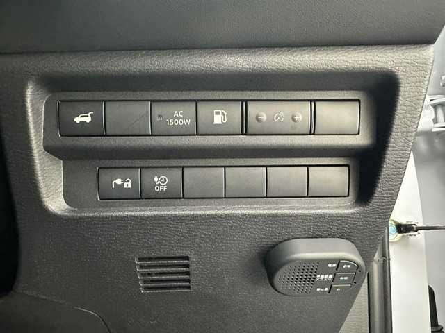 三菱 アウトランダー ＰＨＥＶ G 兵庫県 2022(令4)年 5万km ホワイトダイヤモンド 純正9インチナビ/フルセグ BT Apple CarPlay android Auto/全方位カメラ/パワーバックドア/衝突軽減ブレーキ/LKA/BSM/レーダークルーズコントロール/ビルトインETC2.0/ワイヤレス充電/ドライブレコーダー/ハーフレザーシート/シートヒーター/パワーシート/LEDヘッドライト/オートライト/オートハイビーム/スマートキー