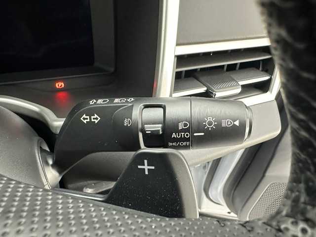 三菱 アウトランダー ＰＨＥＶ G 兵庫県 2022(令4)年 5万km ホワイトダイヤモンド 純正9インチナビ/フルセグ BT Apple CarPlay android Auto/全方位カメラ/パワーバックドア/衝突軽減ブレーキ/LKA/BSM/レーダークルーズコントロール/ビルトインETC2.0/ワイヤレス充電/ドライブレコーダー/ハーフレザーシート/シートヒーター/パワーシート/LEDヘッドライト/オートライト/オートハイビーム/スマートキー