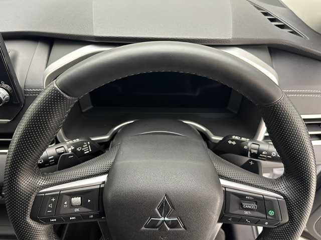 三菱 アウトランダー ＰＨＥＶ G 兵庫県 2022(令4)年 5万km ホワイトダイヤモンド 純正9インチナビ/フルセグ BT Apple CarPlay android Auto/全方位カメラ/パワーバックドア/衝突軽減ブレーキ/LKA/BSM/レーダークルーズコントロール/ビルトインETC2.0/ワイヤレス充電/ドライブレコーダー/ハーフレザーシート/シートヒーター/パワーシート/LEDヘッドライト/オートライト/オートハイビーム/スマートキー