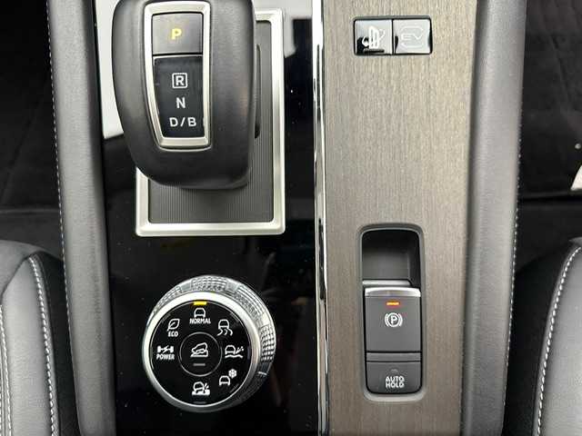 三菱 アウトランダー ＰＨＥＶ G 兵庫県 2022(令4)年 5万km ホワイトダイヤモンド 純正9インチナビ/フルセグ BT Apple CarPlay android Auto/全方位カメラ/パワーバックドア/衝突軽減ブレーキ/LKA/BSM/レーダークルーズコントロール/ビルトインETC2.0/ワイヤレス充電/ドライブレコーダー/ハーフレザーシート/シートヒーター/パワーシート/LEDヘッドライト/オートライト/オートハイビーム/スマートキー