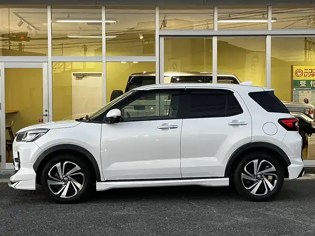 トヨタ ライズ Z 山口県 2020(令2)年 10.8万km シャイニングホワイトパール 純正9インチメモリーナビ＆/パノラミックビューカメラ＆/フルセグTV/モデリスタエアロ/純正フロアマット/純正ドアバイザー/純正LEDヘッドライト/純正フォグ（前後）/純正17インチアルミ/オートライト/フロントシートヒーター/ビルトインETC