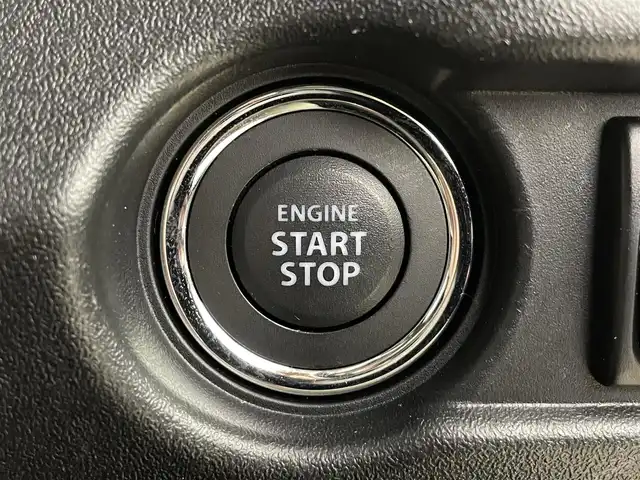 スズキ ジムニー XC 福島県 2024(令6)年 0.8万km ジャングルグリーン スズキ セーフティ サポート/・衝突被害軽減ブレーキ　/・誤発進抑制機能　/・車線逸脱警報機能　/・ふらつき警報機能　/・先行車発進お知らせ機能　/・ハイビームアシスト　/・アダプティブクルーズコントロール　/・標識認識機能　/社外ナビゲーション/・Bluetooth/TV/SD/AM・FM/CD/DVD/・バックカメラ/革巻きステアリング/・ステアリングスイッチ/シートヒーター/プッシュスタート/・スマートキー/LEDライト/・フォグライト/・オートライト/・オートハイビーム/純正フロアマット/ドアバイザー