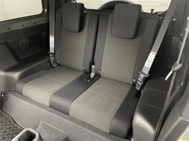 スズキ ジムニー XC 福島県 2024(令6)年 0.8万km ジャングルグリーン スズキ セーフティ サポート/・衝突被害軽減ブレーキ　/・誤発進抑制機能　/・車線逸脱警報機能　/・ふらつき警報機能　/・先行車発進お知らせ機能　/・ハイビームアシスト　/・アダプティブクルーズコントロール　/・標識認識機能　/社外ナビゲーション/・Bluetooth/TV/SD/AM・FM/CD/DVD/・バックカメラ/革巻きステアリング/・ステアリングスイッチ/シートヒーター/プッシュスタート/・スマートキー/LEDライト/・フォグライト/・オートライト/・オートハイビーム/純正フロアマット/ドアバイザー