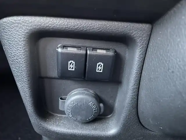 スズキ ソリオ HV MX 埼玉県 2020(令2)年 1.3万km ピュアホワイトP 衝突軽減ブレーキ/レーダークルーズコントロール/前席シートヒーター/LEDヘッドライト/クリアランスソナー/純正15インチアルミ/左パワースライドドア/プッシュスタート/スマートキー/走行１２９３３キロ/保証書付整備手帳/取扱説明書