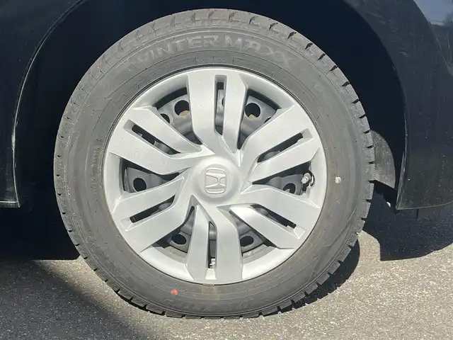 ホンダ フィット 13G Fパッケージ 秋田県 2016(平28)年 6.7万km クリスタルブラックパール 社外ナビ/フルセグ/４WD/スマートキー/ETC/アイドリングストップ/プッシュスタート/純正フロアマット/純正ドアバイザー/寒冷地仕様/パワーステアリング/パワーウィンドウ/オートエアコン/オートライト/横滑り防止/電動格納ウィンカーミラー/保証書/取扱説明書/記録簿