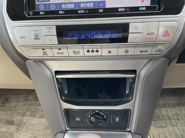トヨタ ランドクルーザー プラド TX Lパッケージ 福岡県 2020(令2)年 2.7万km ブラック 純正9インチナビ/トヨタセーフティセンス/レザーシート/シートーター、シートクーラー/パワーシート/ビルトインETC/追従式クルコン/サイドバイザー/純正アルミホイール（トヨタ）/電動格納サードシート/オートハイビーム/T-connect /フォグライト/純正フロアマット/BT/HDMI/セカンドスタート