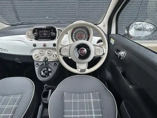 フィアット ５００ 1．2 ポップ 茨城県 2018(平30)年 3.9万km ボサノバホワイト 純正オーディオディスプレイ　/Ｂｌｕｅｔｏｏｔｈ　/ＵＳＢ　/ＡＵＸ　/ＥＴＣ　/ステアリングスイッチ　/禁煙車